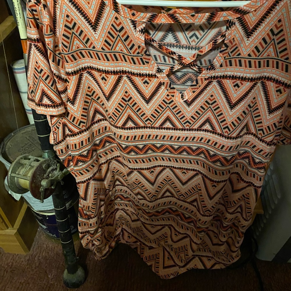 Top - Picture 2 of 2